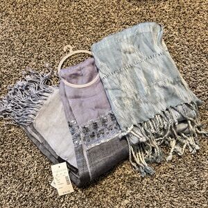 NEW Decorative Scarf Set